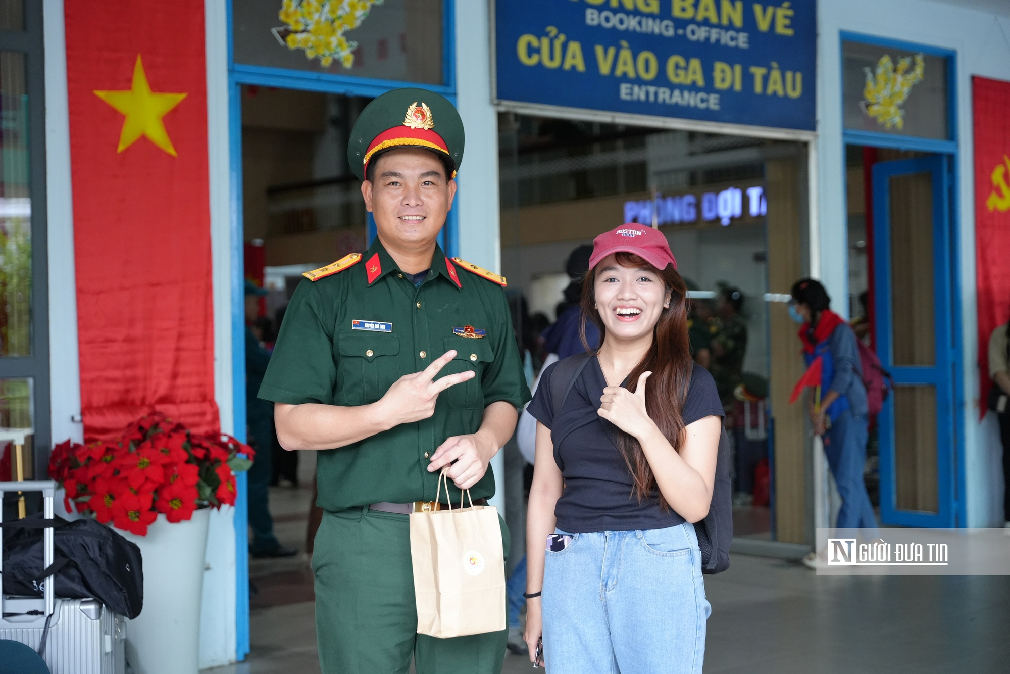 Hàng ngàn bạn trẻ đón Lê Hoàng Hiệp cùng đoàn chiến sĩ trở về từ A80- Ảnh 10.