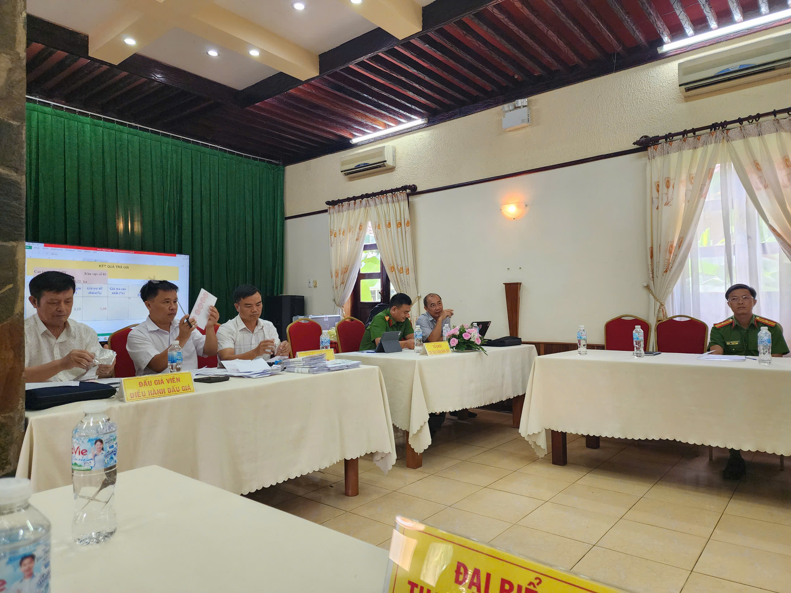 13 doanh nghiệp trúng đấu giá khoáng sản tại Quảng Ngãi- Ảnh 2.