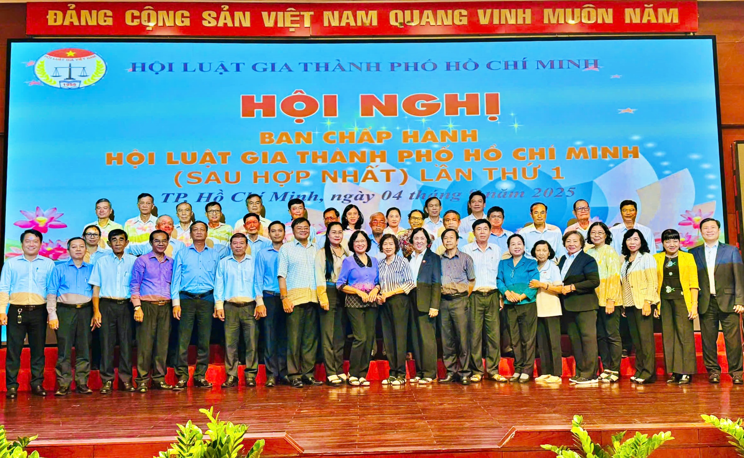 Bà Ung Thị Xuân Hương được bầu là Chủ tịch Hội Luật gia Tp.Hồ Chí Minh- Ảnh 2. Bà Ung Thị Xuân Hương được bầu là Chủ tịch Hội Luật gia Tp.Hồ Chí Minh- Ảnh 2.