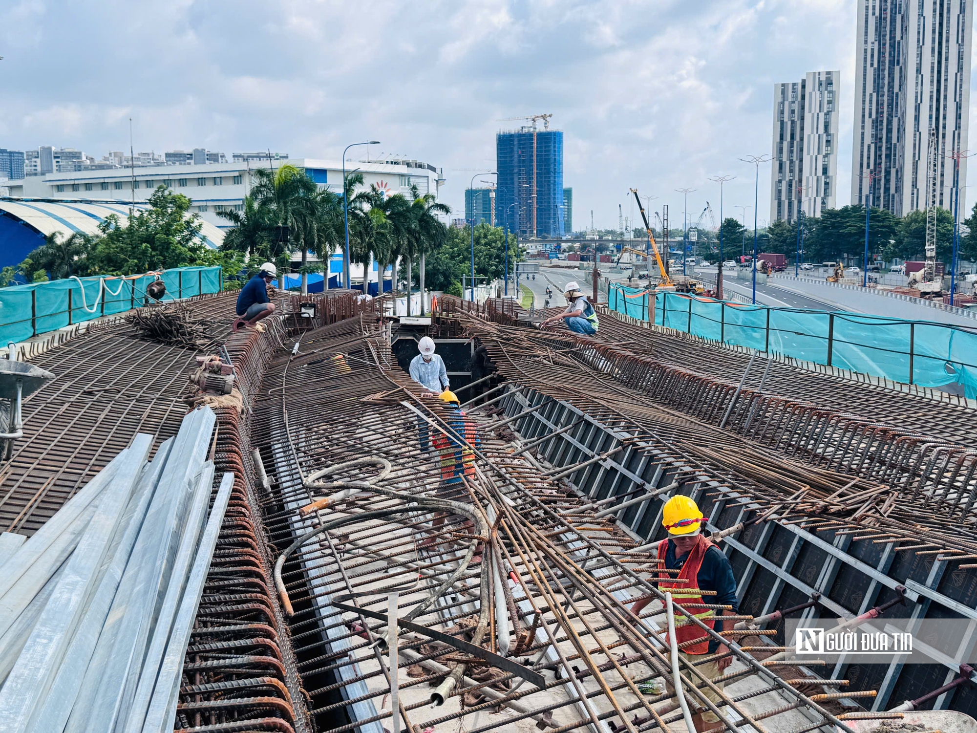 Tp.HCM: Nút giao An Phú tăng tốc thi công sau “tối hậu thư”- Ảnh 14. Tp.HCM: Nút giao An Phú tăng tốc thi công sau “tối hậu thư”- Ảnh 14.