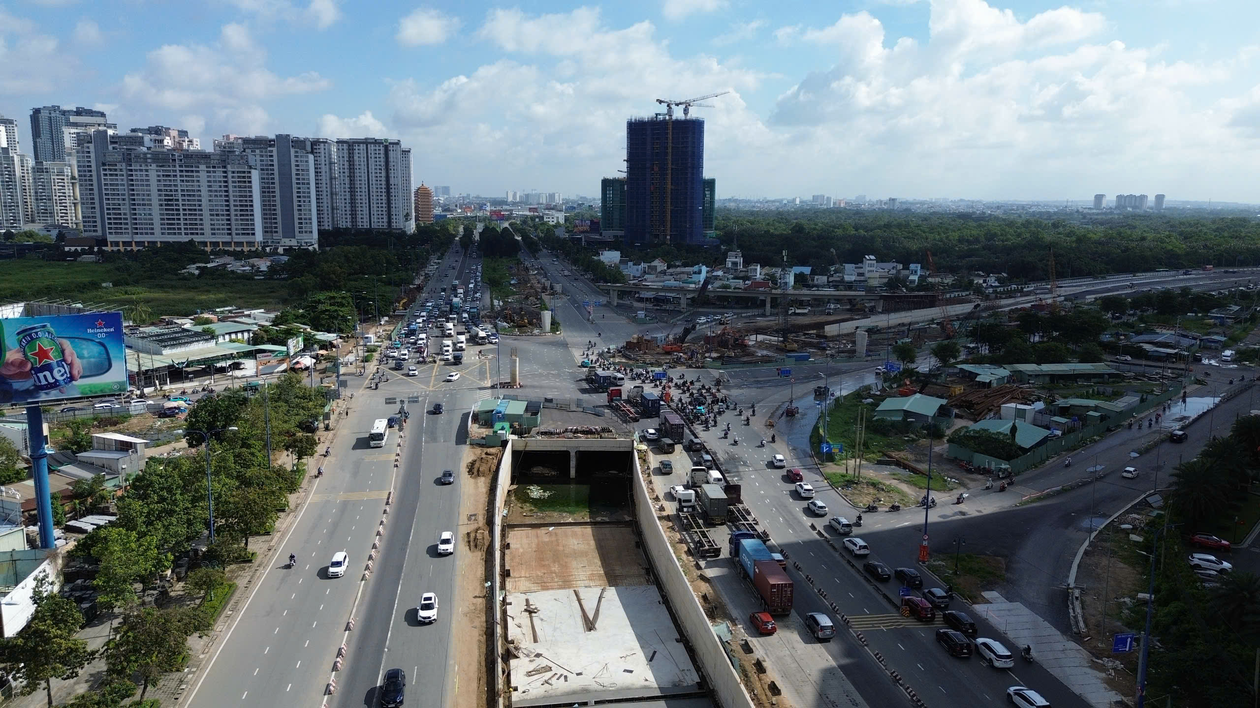 Tp.HCM: Nút giao An Phú tăng tốc thi công sau “tối hậu thư”- Ảnh 6. Tp.HCM: Nút giao An Phú tăng tốc thi công sau “tối hậu thư”- Ảnh 6.