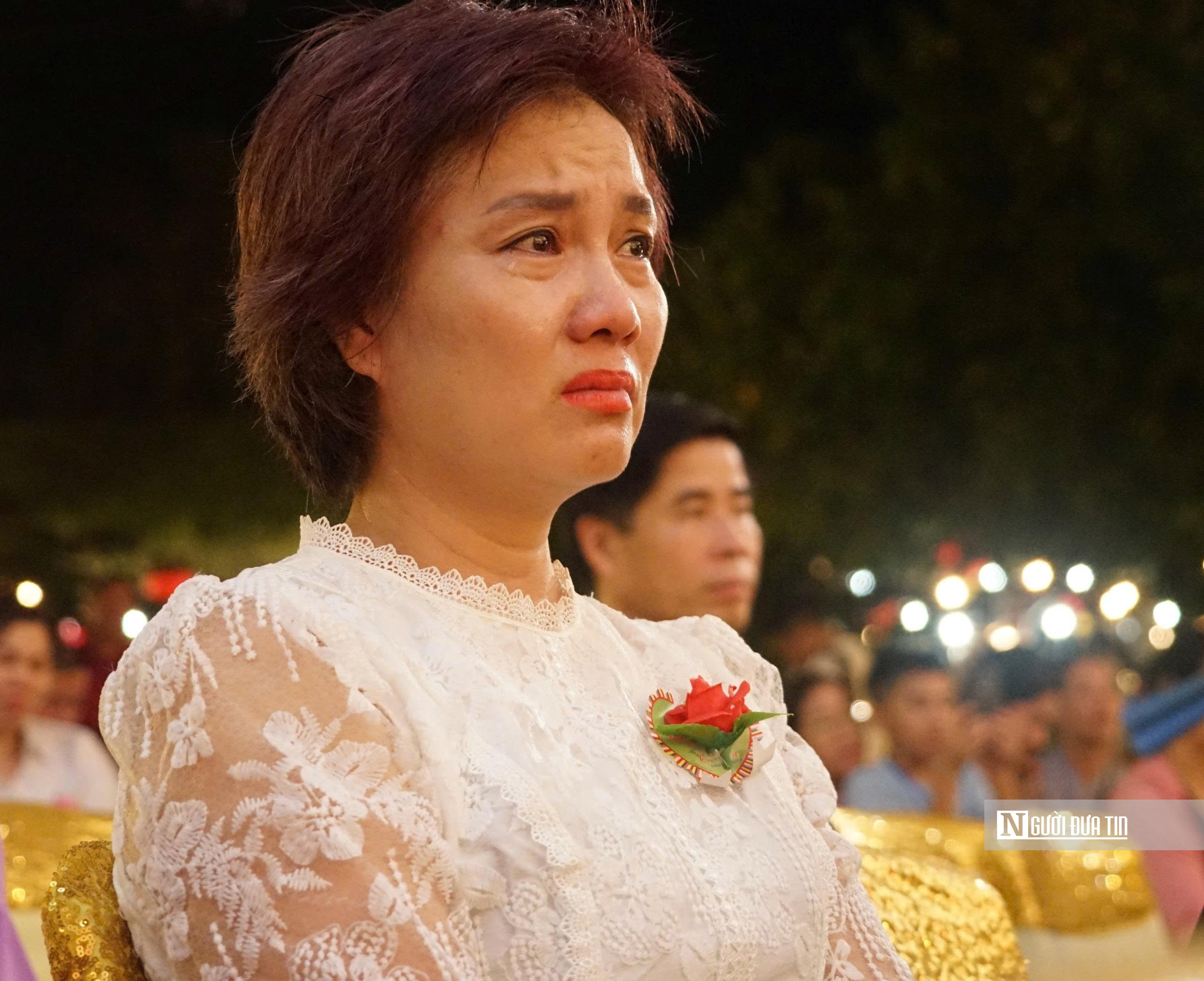 Con trai khóc nức nở nói “xin lỗi” trong lễ Vu Lan báo hiếu- Ảnh 17. Con trai khóc nức nở nói “xin lỗi” trong lễ Vu Lan báo hiếu- Ảnh 17.