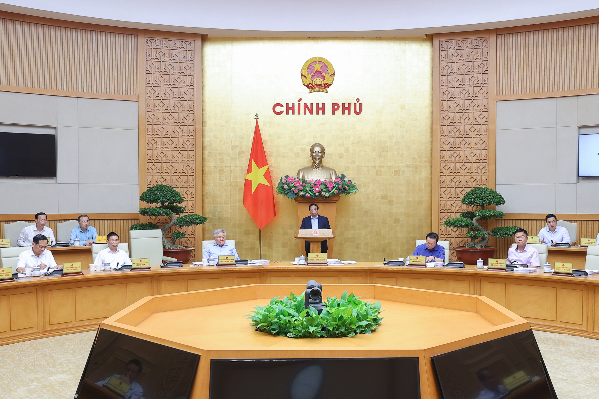 Thủ tướng yêu cầu kiểm soát chặt giá vàng, giá USD- Ảnh 2.