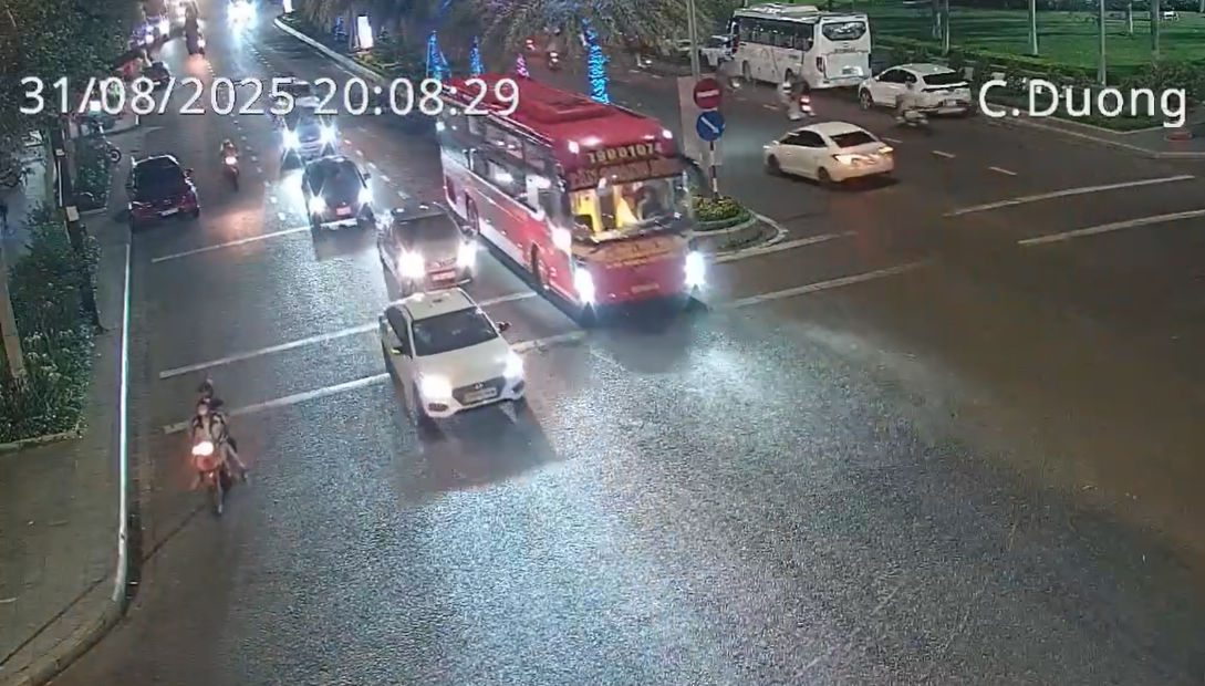 Gia Lai: Xác minh xe khách Tân Quang Dũng liên tục đi vào đường cấm- Ảnh 2. Gia Lai: Xác minh xe khách Tân Quang Dũng liên tục đi vào đường cấm- Ảnh 2.