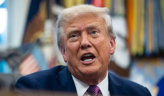 Ông Trump tuyên bố Mỹ sẵn sàng tiếp tục các hoạt động quân sự ở Caribe - Ảnh 1.