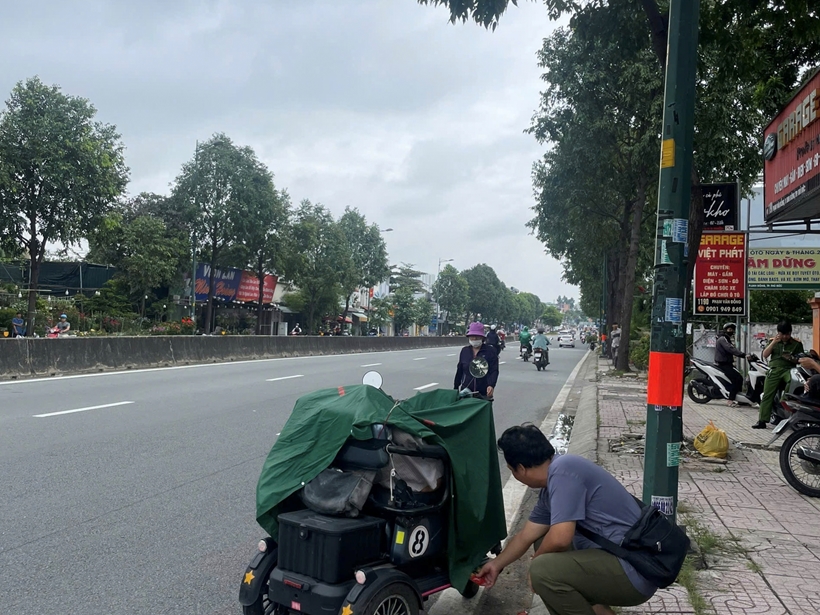 Tp.HCM: Người đàn ông tử vong bất thường trong lúc đi bán vé số- Ảnh 1. Tp.HCM: Người đàn ông tử vong bất thường trong lúc đi bán vé số- Ảnh 1.