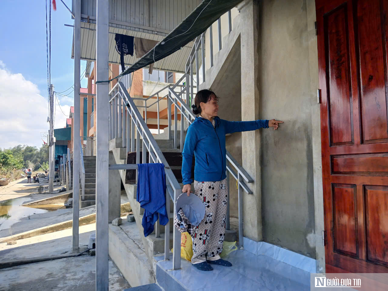 Cuộc sống hồi sinh diệu kỳ của một làng chài lênh đênh bên dòng sông La - Ảnh 1.
