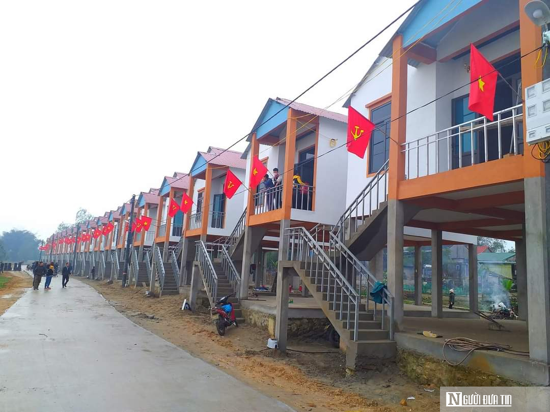 Cuộc sống hồi sinh diệu kỳ của một làng chài lênh đênh bên dòng sông La - Ảnh 3.