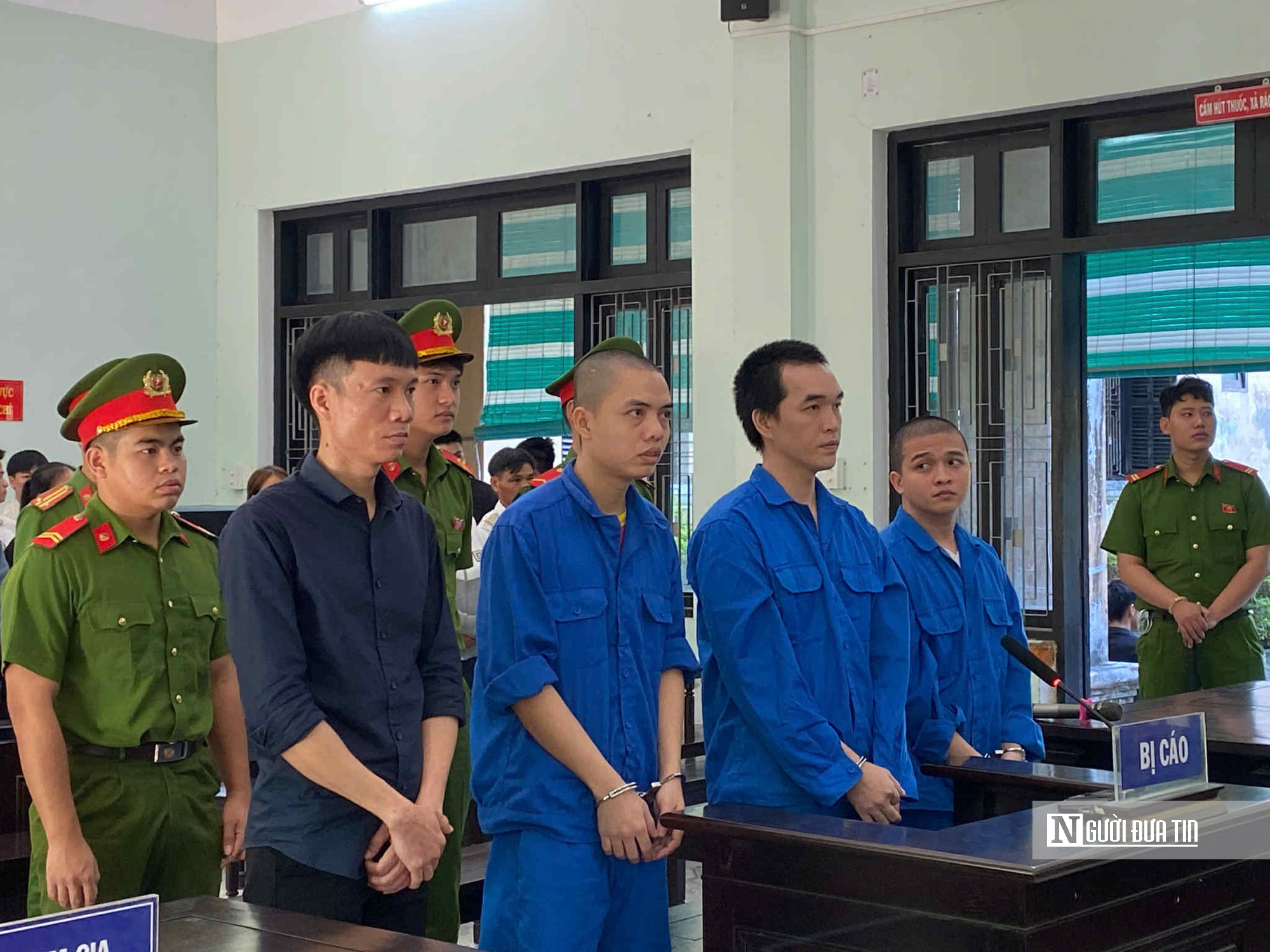 "Phê" ma túy trong quán karaoke, 4 nam thanh niên cùng trả giá- Ảnh 1. "Phê" ma túy trong quán karaoke, 4 nam thanh niên cùng trả giá- Ảnh 1.