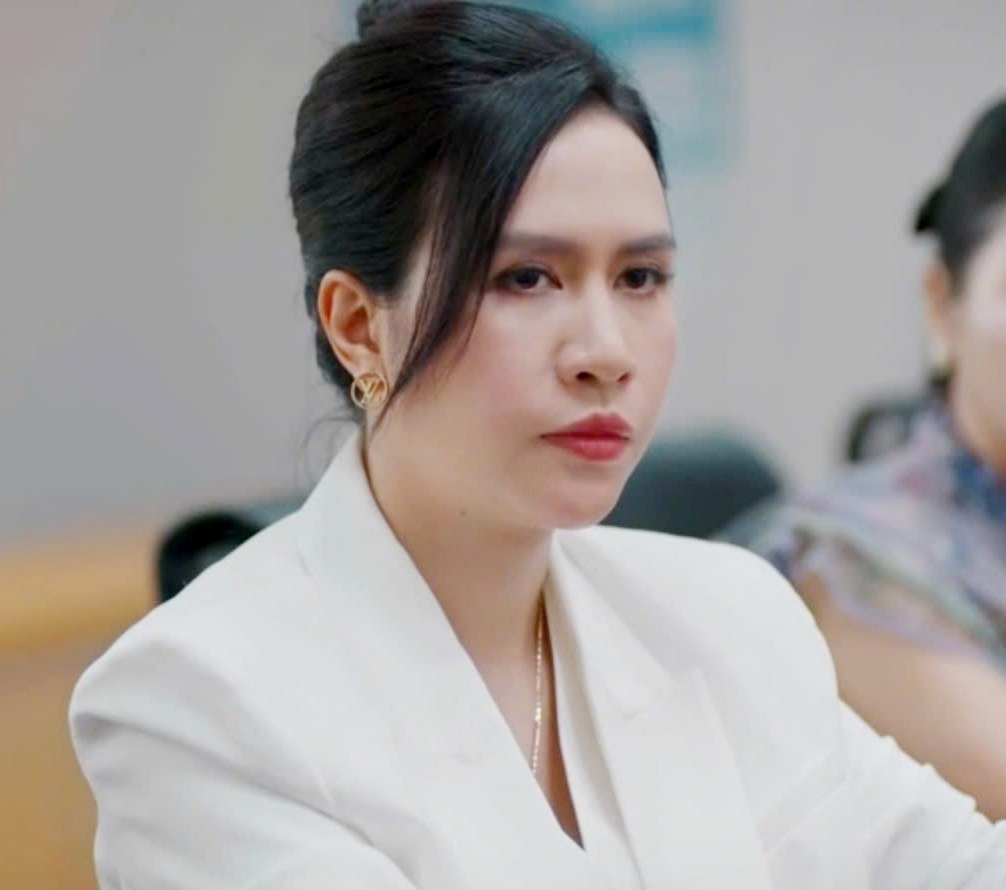 Nữ diễn viên "đối đầu" với Phương Oanh trong "Gió ngang khoảng trời xanh" là Thiếu tá công an xinh đẹp - Ảnh 2.
