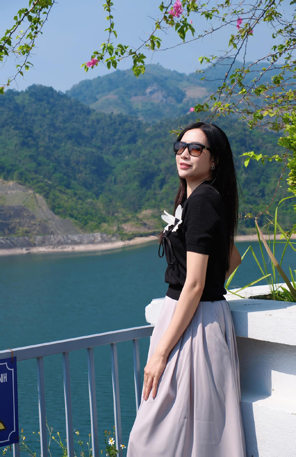 Nữ diễn viên "đối đầu" với Phương Oanh trong "Gió ngang khoảng trời xanh" là Thiếu tá công an xinh đẹp - Ảnh 8.