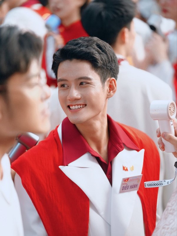 Người lính trẻ gầy gò, nuôi chú chim nhỏ trong "Mưa đỏ" là ai? - Ảnh 6.