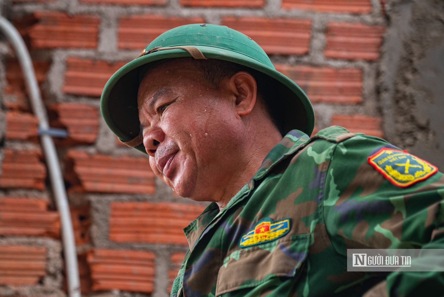 Ch&ugrave;m ảnh: Bộ đội xuy&ecirc;n ng&agrave;y nghỉ quyết t&acirc;m dựng lại nh&agrave; cho người d&acirc;n tại Gia Lai- Ảnh 6.