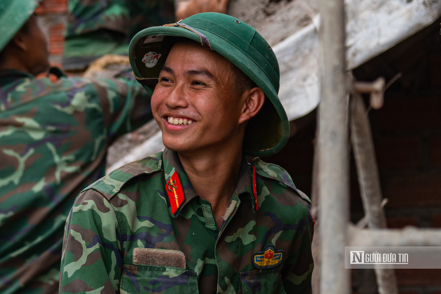 Ch&ugrave;m ảnh: Bộ đội xuy&ecirc;n ng&agrave;y nghỉ quyết t&acirc;m dựng lại nh&agrave; cho người d&acirc;n tại Gia Lai- Ảnh 10.