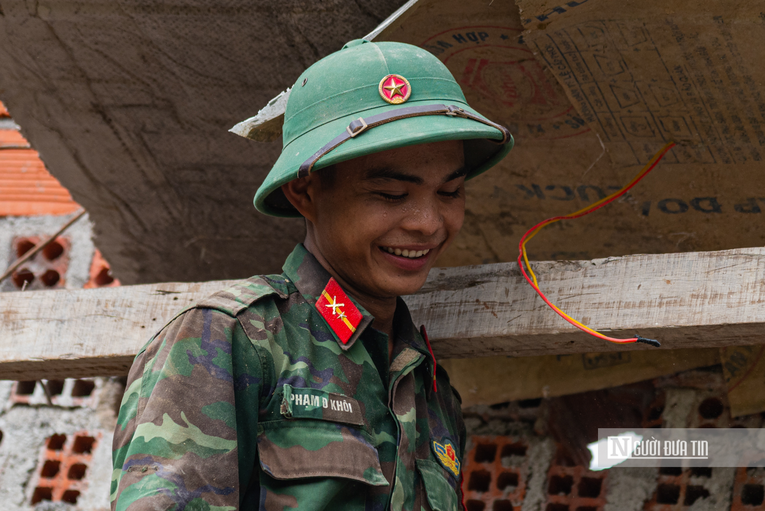 Ch&ugrave;m ảnh: Bộ đội xuy&ecirc;n ng&agrave;y nghỉ quyết t&acirc;m dựng lại nh&agrave; cho người d&acirc;n tại Gia Lai- Ảnh 9.