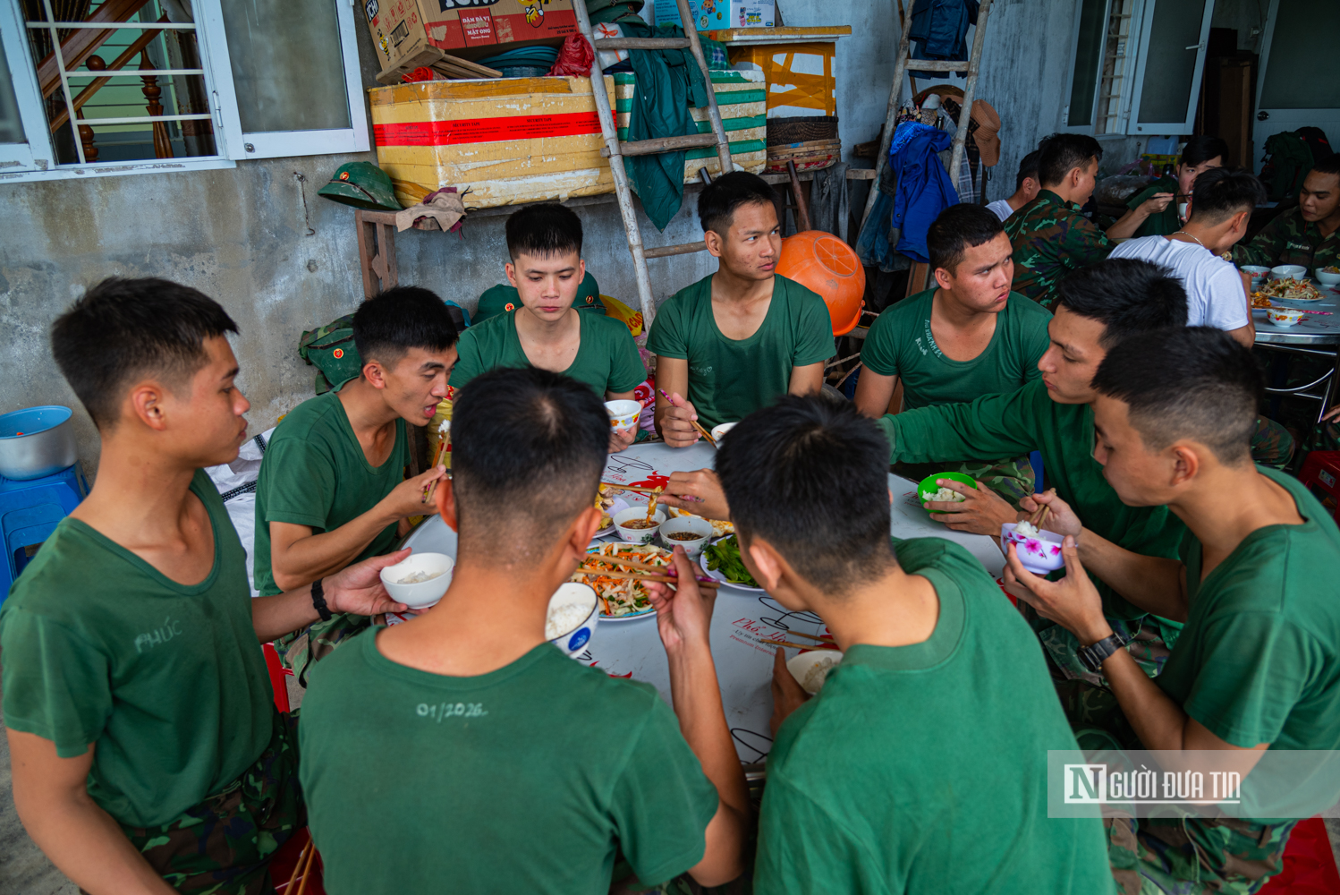 Ch&ugrave;m ảnh: Bộ đội xuy&ecirc;n ng&agrave;y nghỉ quyết t&acirc;m dựng lại nh&agrave; cho người d&acirc;n tại Gia Lai- Ảnh 11.