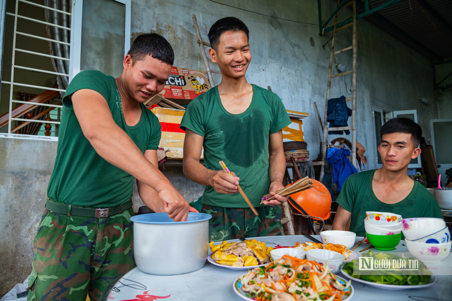 Ch&ugrave;m ảnh: Bộ đội xuy&ecirc;n ng&agrave;y nghỉ quyết t&acirc;m dựng lại nh&agrave; cho người d&acirc;n tại Gia Lai- Ảnh 13.