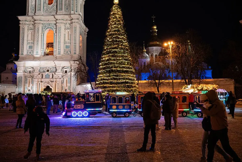 Ông Zelensky: Ukraine mệt mỏi, muốn kết thúc cuộc chiến, nhưng không sẵn sàng đầu hàng - Ảnh 1.