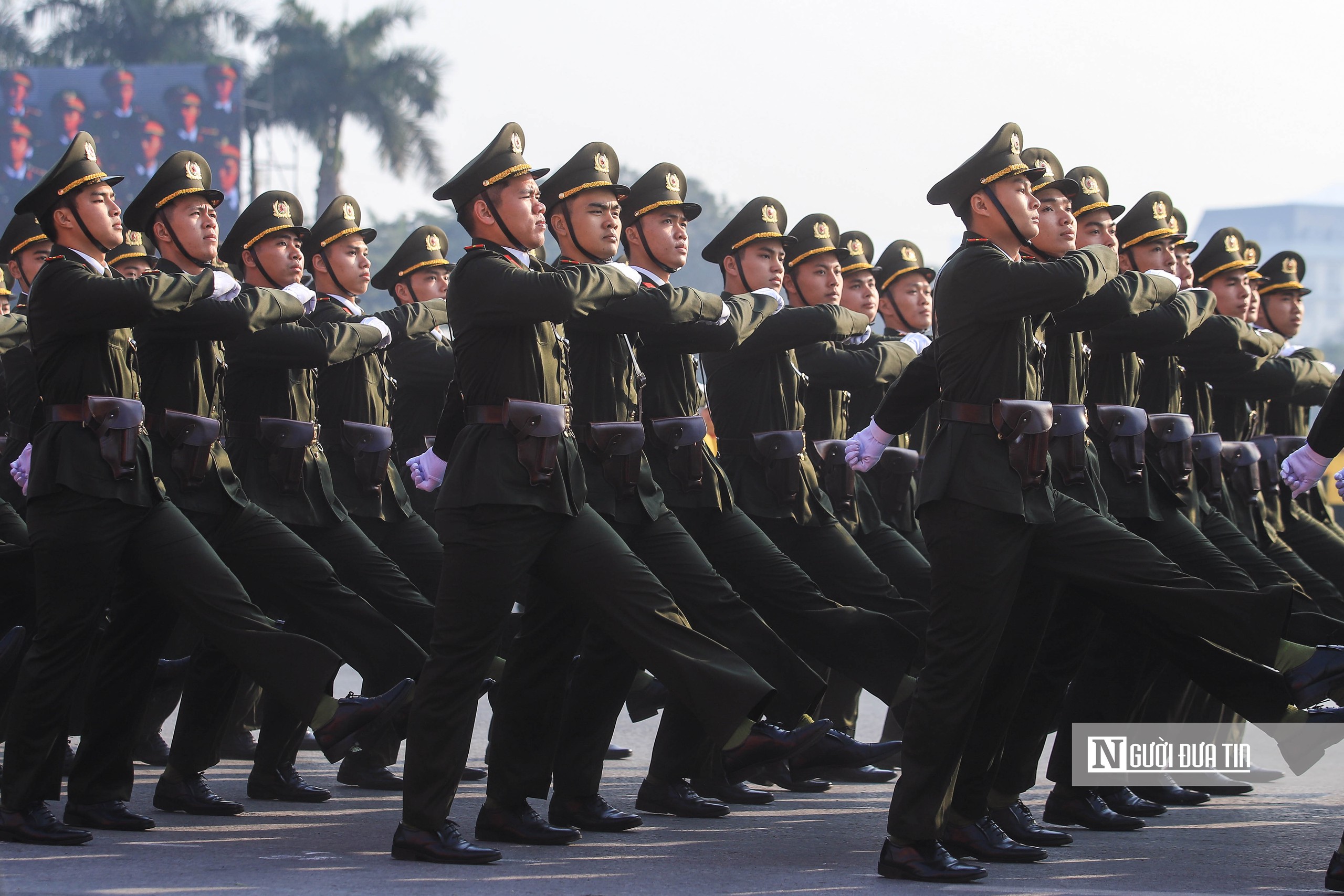 Cận cảnh m&agrave;n thị uy sức mạnh bảo vệ Đại hội Đảng XIV- Ảnh 3.