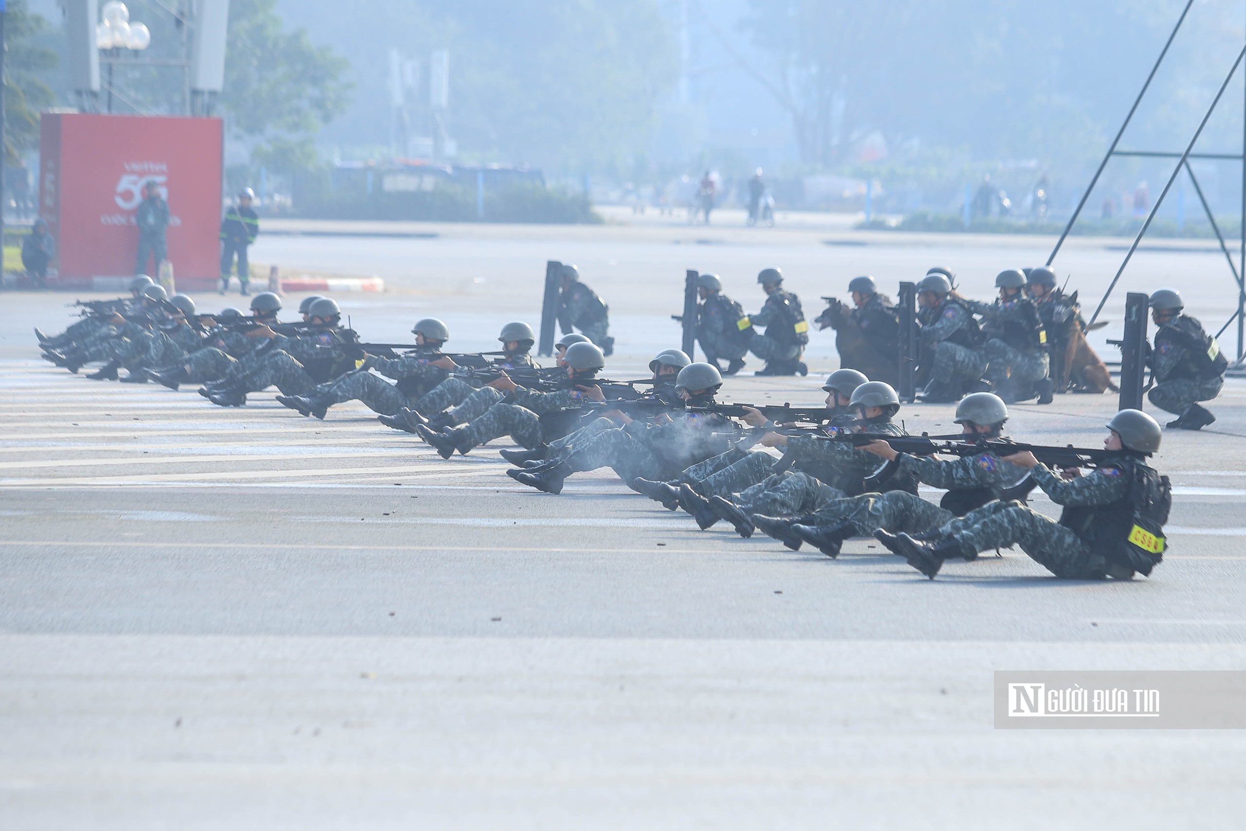 Cận cảnh m&agrave;n thị uy sức mạnh bảo vệ Đại hội Đảng XIV- Ảnh 18.