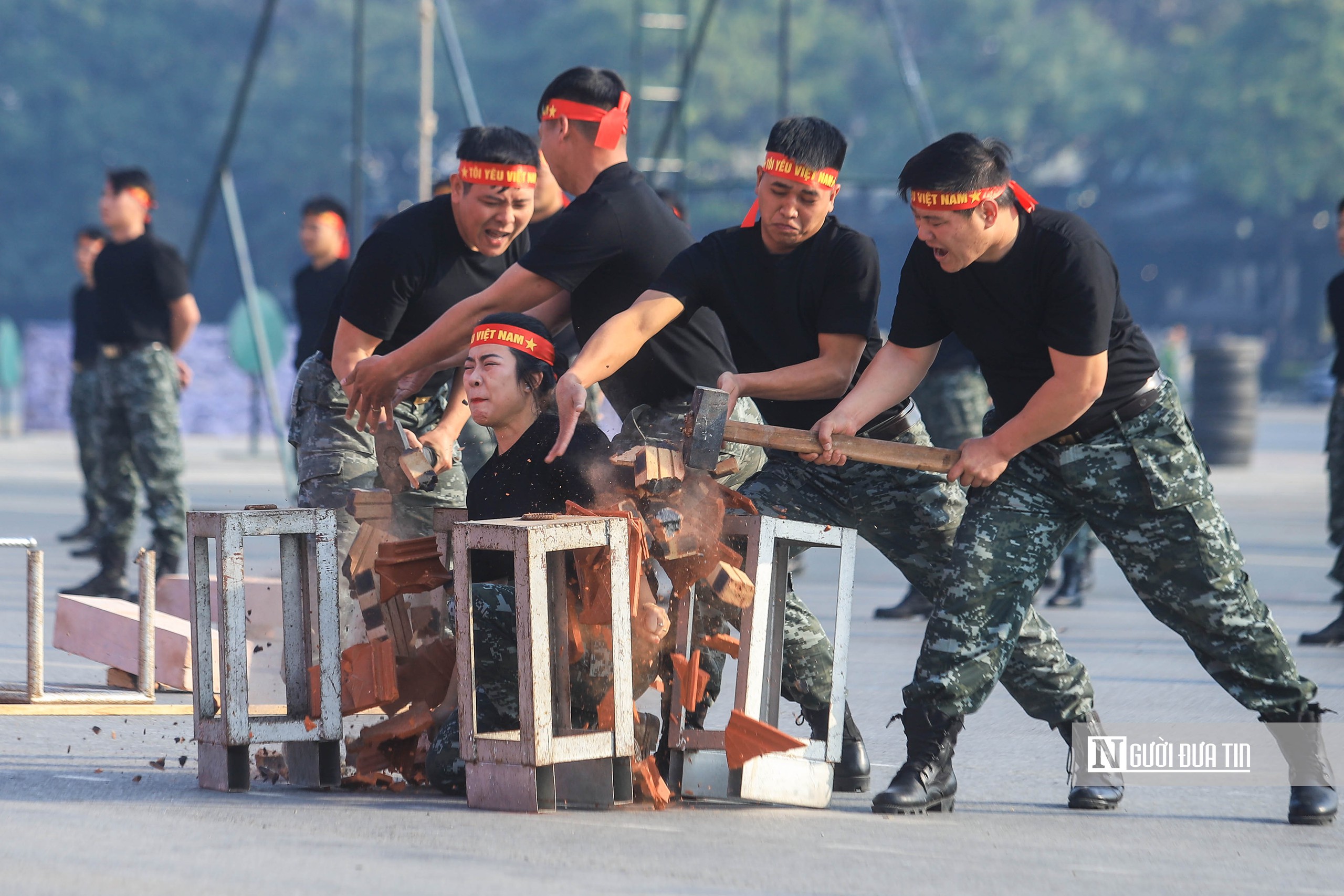 Cận cảnh m&agrave;n thị uy sức mạnh bảo vệ Đại hội Đảng XIV- Ảnh 14.