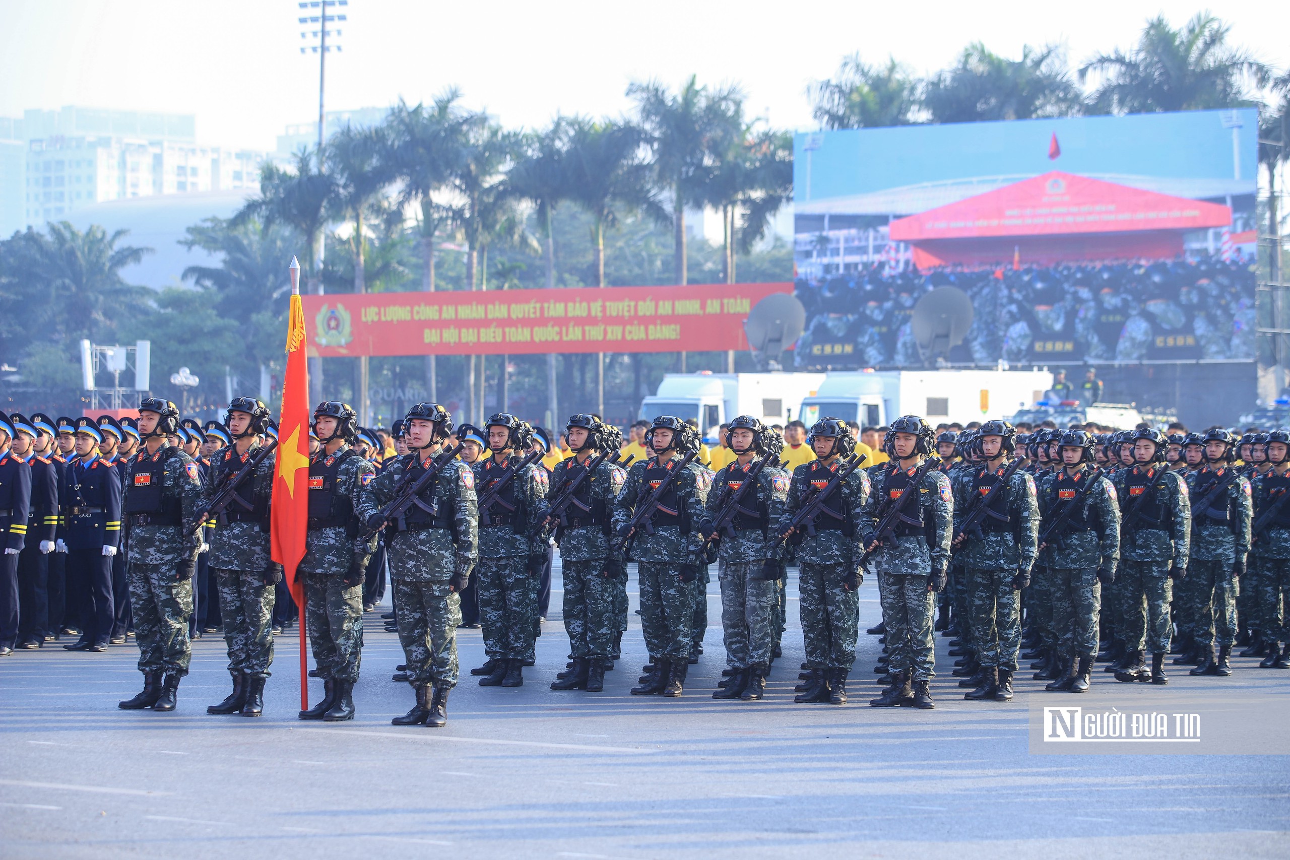 Cận cảnh m&agrave;n thị uy sức mạnh bảo vệ Đại hội Đảng XIV- Ảnh 1.