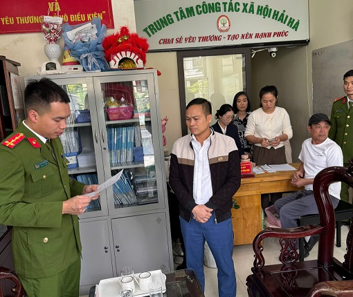  "Kh&ocirc;ng c&oacute; đứa trẻ n&agrave;o được chữa l&agrave;nh bằng sợ h&atilde;i"- Ảnh 1.