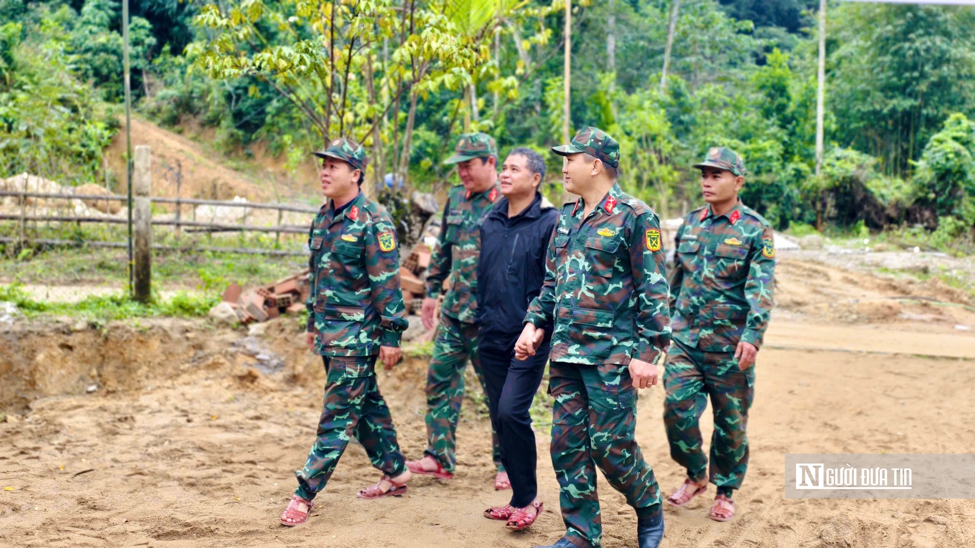 Thần tốc Chiến dịch Quang Trung mang Tết sớm đến vùng cao Quảng Ngãi- Ảnh 6.