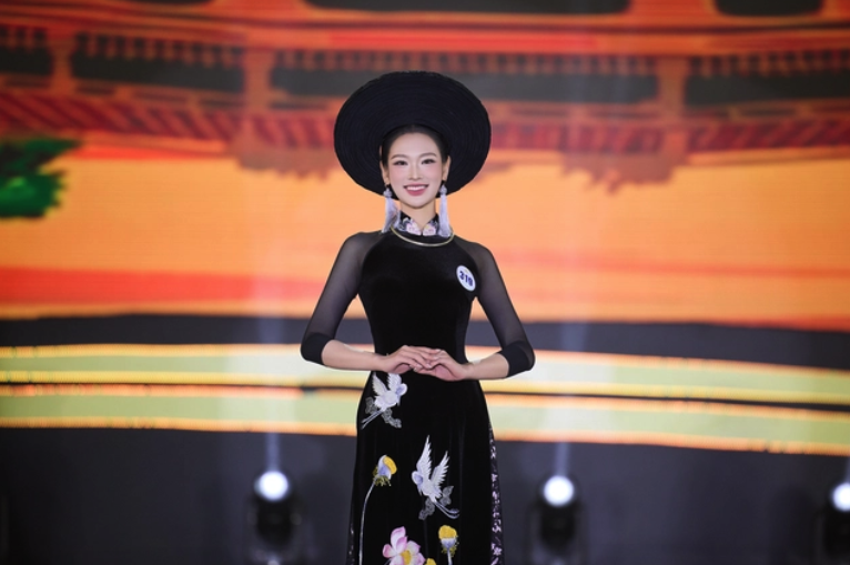 Tân Hoa hậu Nguyễn Phương Linh: Vẻ đẹp trí tuệ lên ngôi tại sân chơi du lịch - Ảnh 3.