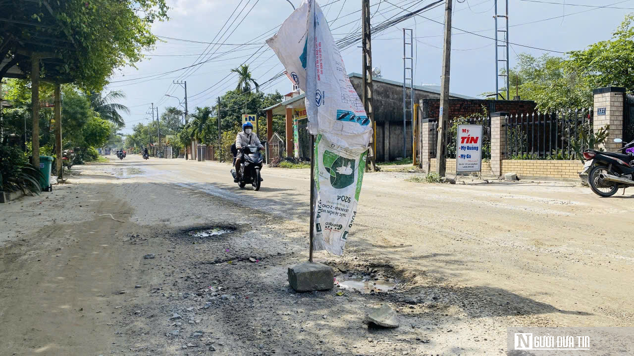 Đà Nẵng: Đường tỉnh oằn mình gánh xe tải nặng, lo mấtban toàn giao thông- Ảnh 6.