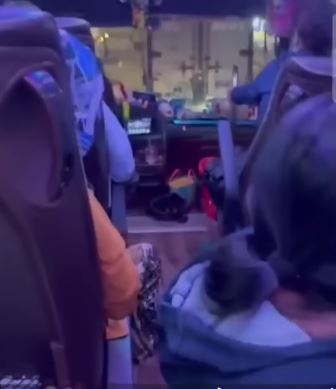 Khởi tố, bắt tạm giam tài xế xe khách rượt đuổi xe tải, bất chấp tính mạng của hành khách- Ảnh 2. Khởi tố, bắt tạm giam tài xế xe khách rượt đuổi xe tải, bất chấp tính mạng của hành khách- Ảnh 2.