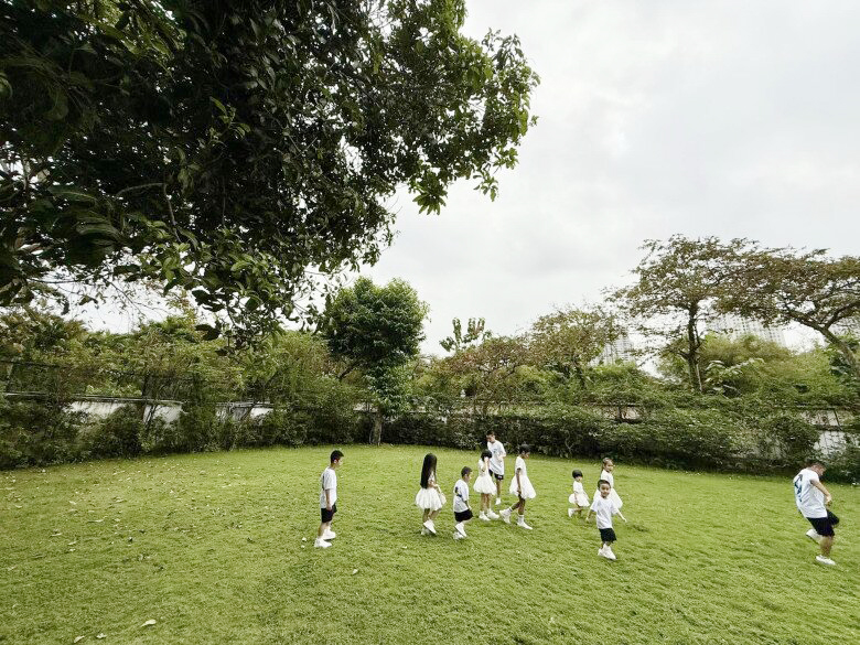 Hé lộ biệt thự rộng 2.000m2 đầy cây xanh của nhà thiết kế đình đám trong showbiz Việt- Ảnh 7.