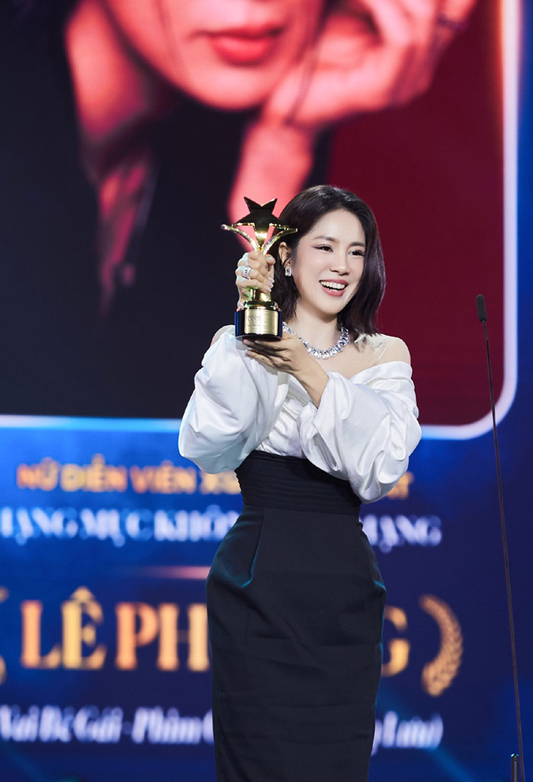 "Chị hai quốc d&acirc;n" đ&oacute;n tin vui ở tuổi trung ni&ecirc;n - Ảnh 1.