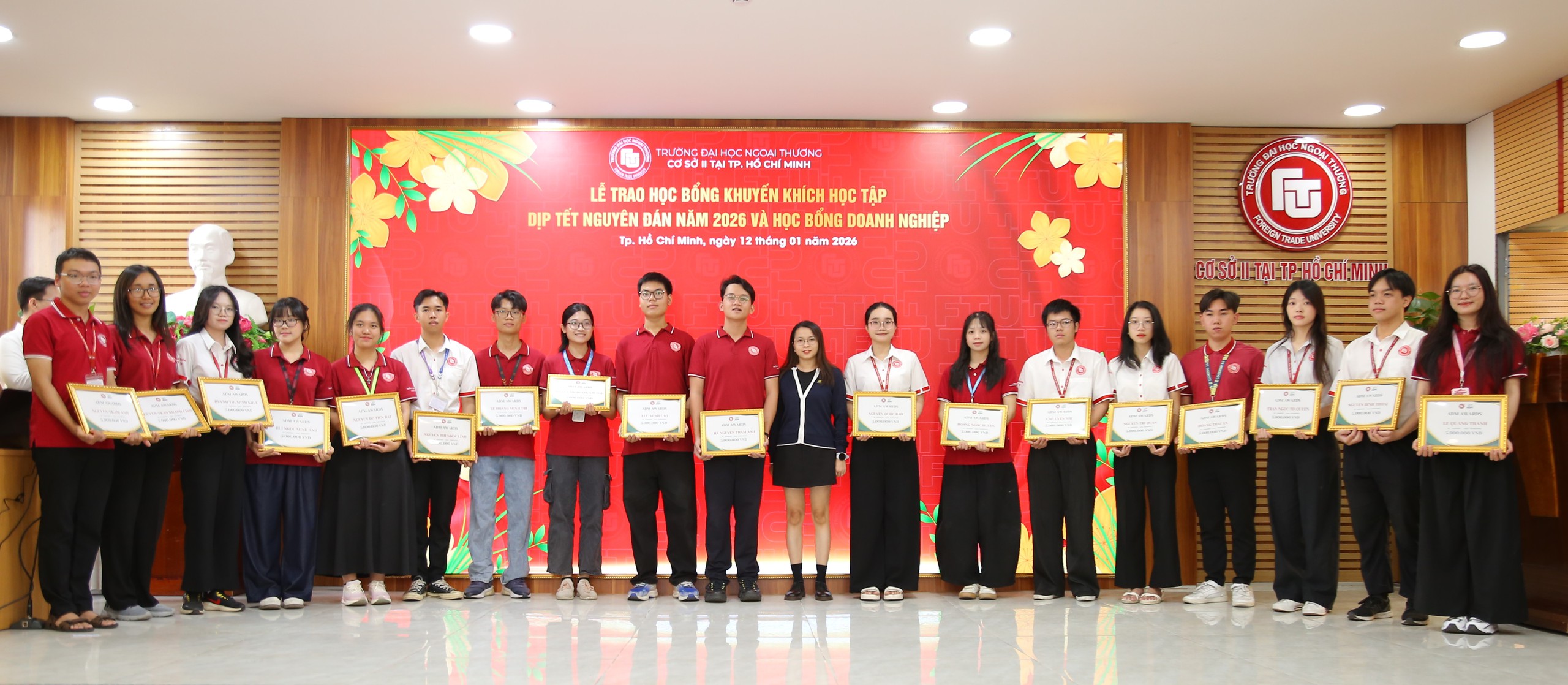 Ấm áp Xuân Bính Ngọ cùng Lễ trao học bổng nhân dịp Tết Nguyên đán năm 2026 tại Cơ sở II Trường ĐH Ngoại thương - Ảnh 4.