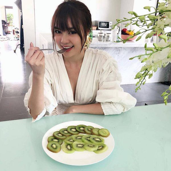 Cuộc sống sang chảnh của "G&aacute;i gi&agrave; lắm chi&ecirc;u" trong căn biệt thự 2 mặt tiền bề thế - Ảnh 12.