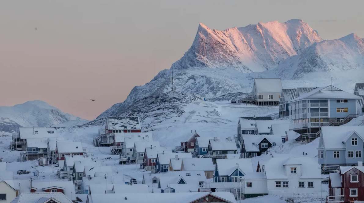Phản ứng mới nhất của châu Âu giữa lúc ông Trump đe dọa kiểm soát Greenland - Ảnh 1.