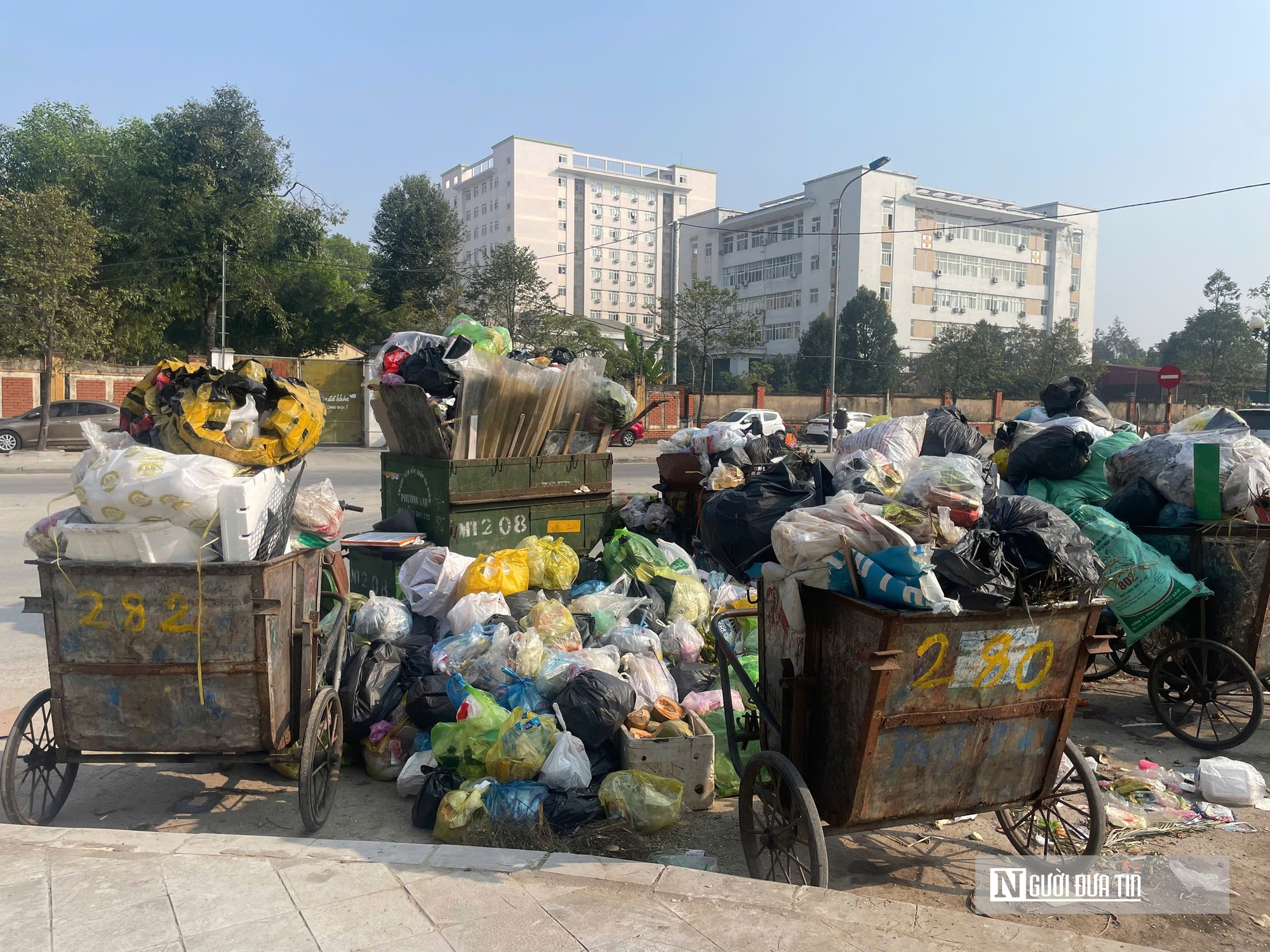 Nhà máy xử lý rác Đông Nam hoạt động trở lại sau phản ứng của người dân vì mùi hôi thối   - Ảnh 5.