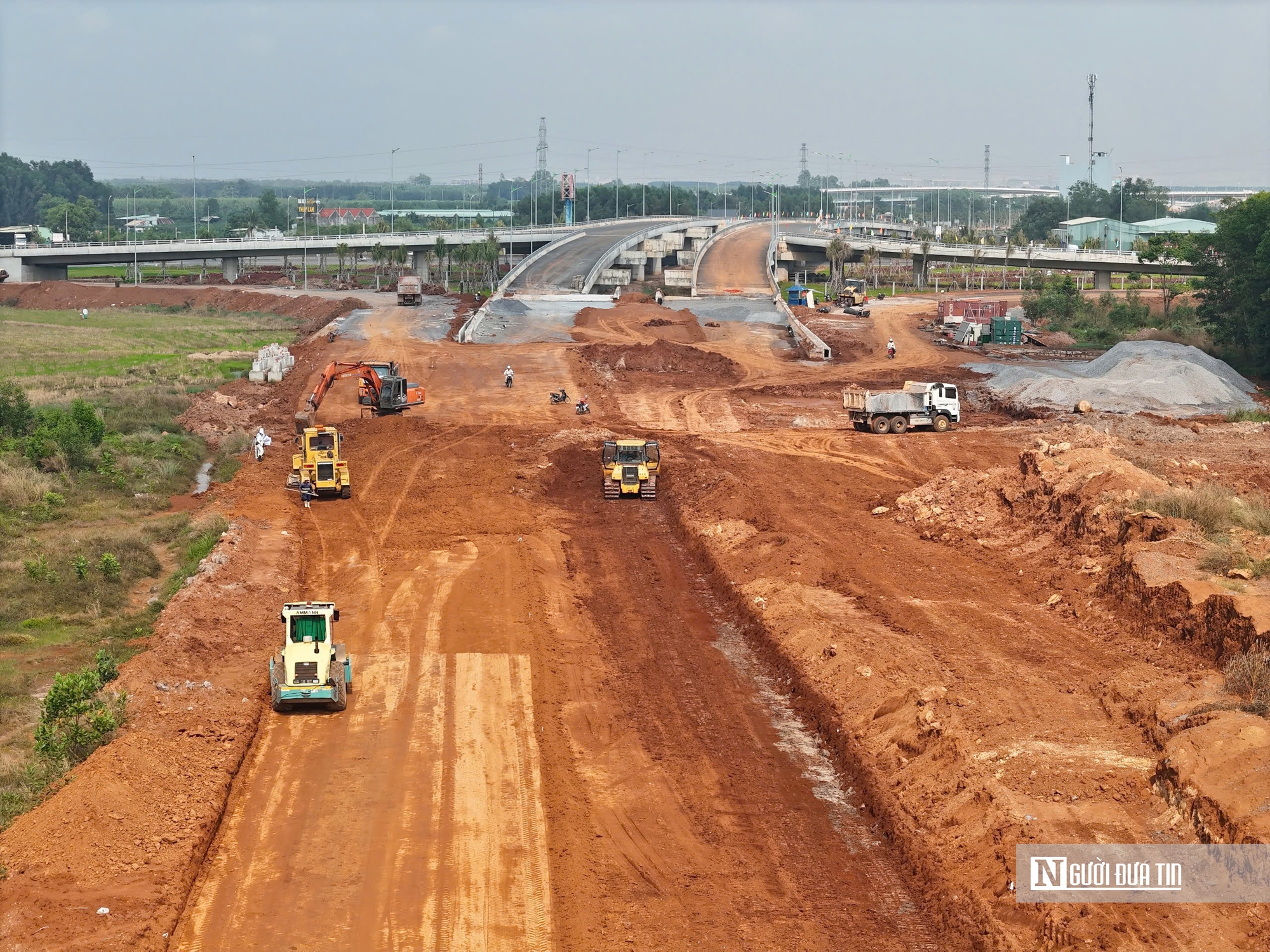 Chạy đua từng giờ trước Tết tr&ecirc;n cao tốc Bi&ecirc;n H&ograve;a &ndash; Vũng T&agrave;u - Ảnh 1.