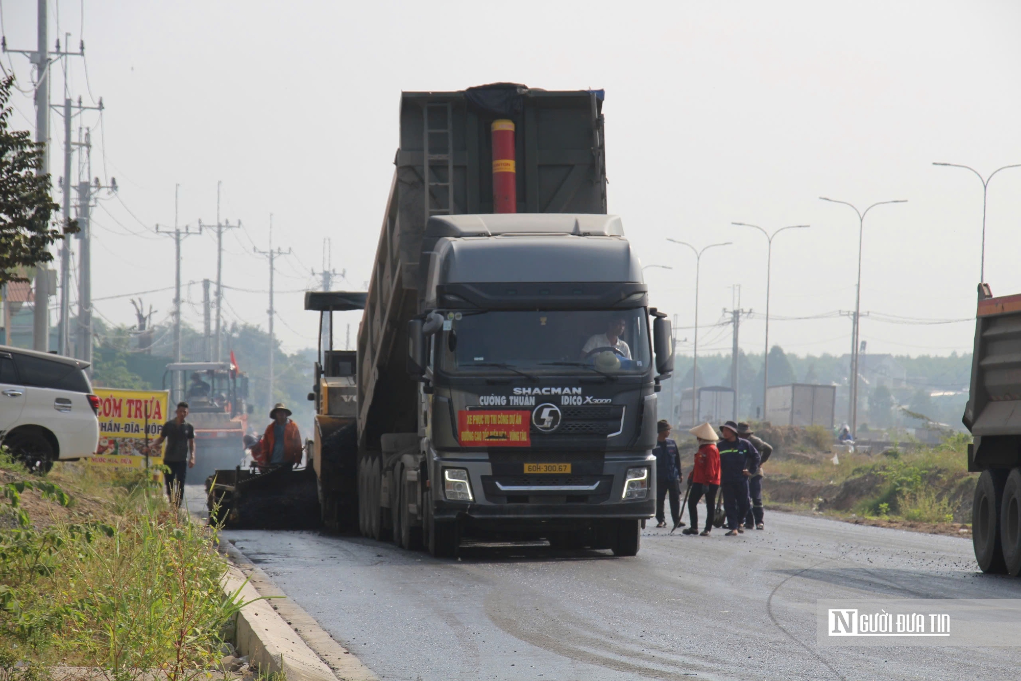 Chạy đua từng giờ trước Tết tr&ecirc;n cao tốc Bi&ecirc;n H&ograve;a &ndash; Vũng T&agrave;u - Ảnh 3.