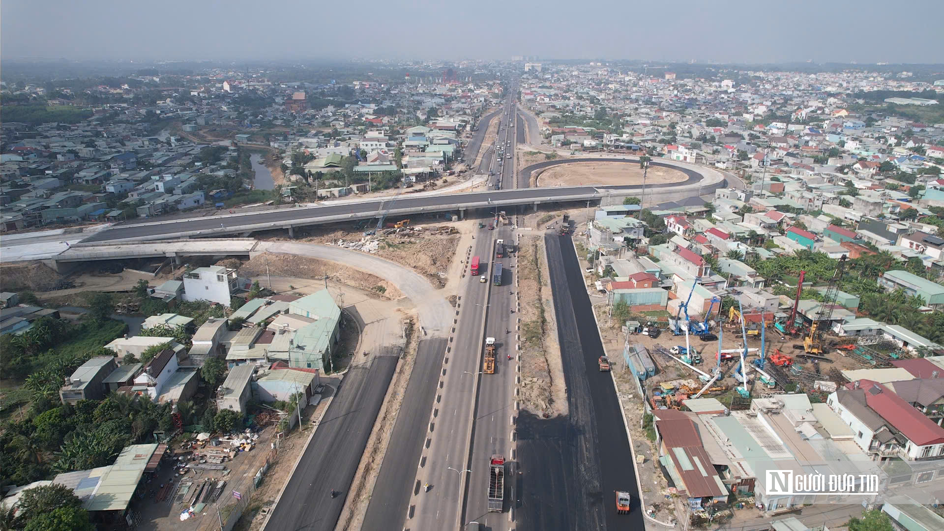 Chạy đua từng giờ trước Tết tr&ecirc;n cao tốc Bi&ecirc;n H&ograve;a &ndash; Vũng T&agrave;u - Ảnh 5.