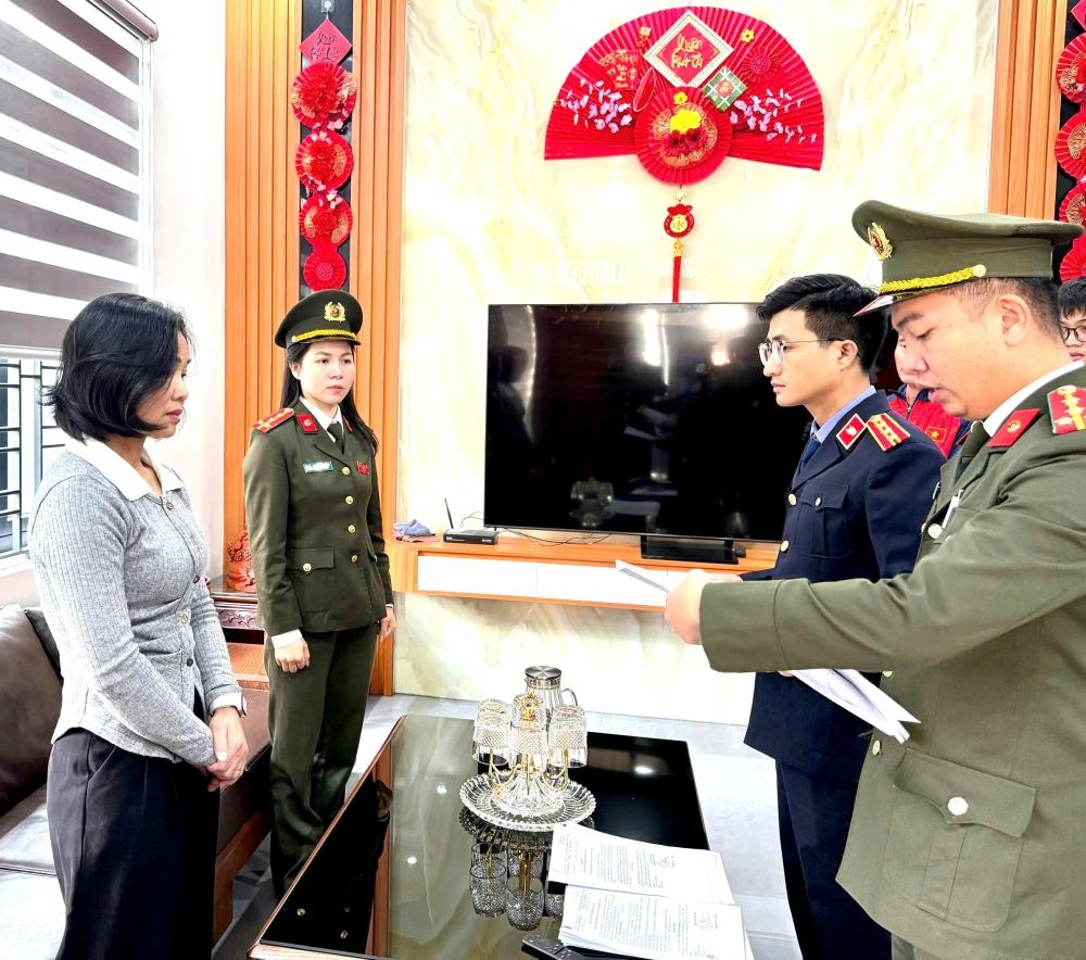 Bắt nữ giám đốc Trung tâm huấn luyện và thi đấu thể dục thể thao tỉnh Hà Tĩnh - Ảnh 1.