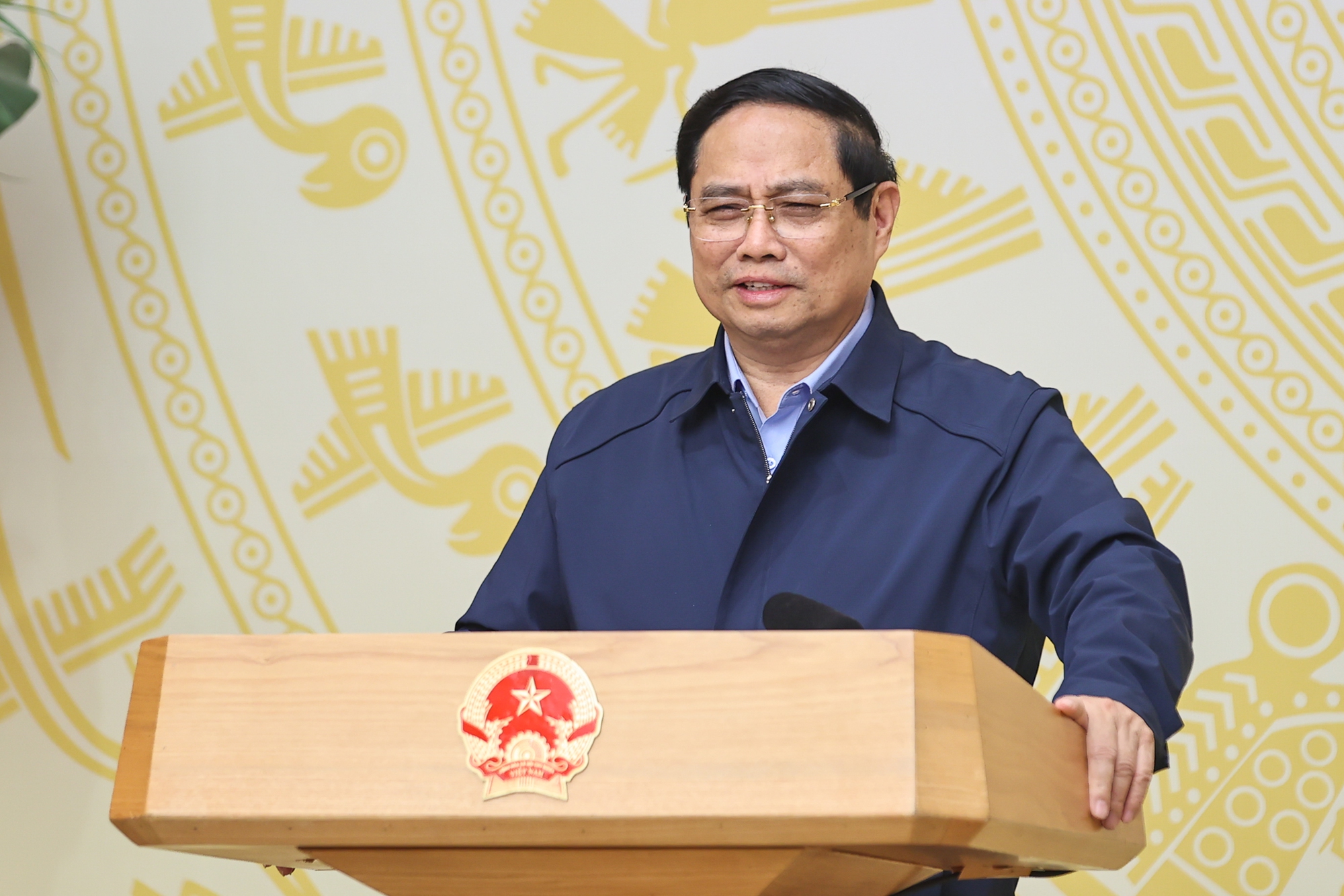 Thủ tướng yêu cầu phát triển nhà ở cho người thu nhập trên 20 triệu đồng/tháng - Ảnh 1.