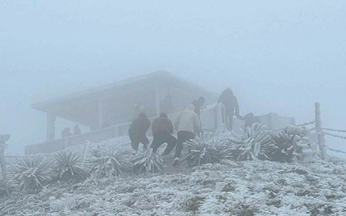 Miền Bắc đón "tin vui" thời tiết trước khi đợt không khí lạnh cường độ rất mạnh về rét buốt- Ảnh 1.