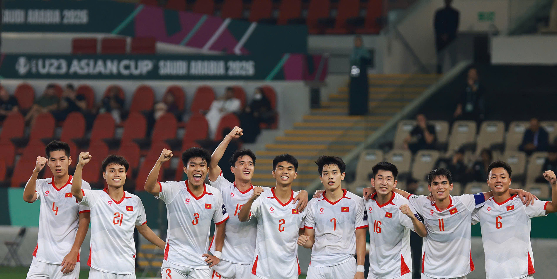 U23 Việt Nam tiếp tục tạo nên cơn địa chấn, giành vé vào tứ kết U23 châ Á - Ảnh 1.