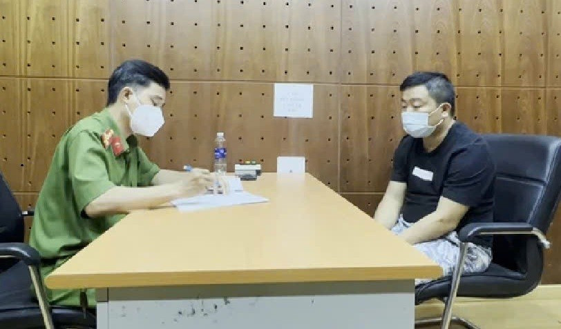 Bắt đối tượng trong đường d&acirc;y lừa đảo triệu đ&ocirc; qua s&agrave;n tiền ảo Bioption - Ảnh 1.