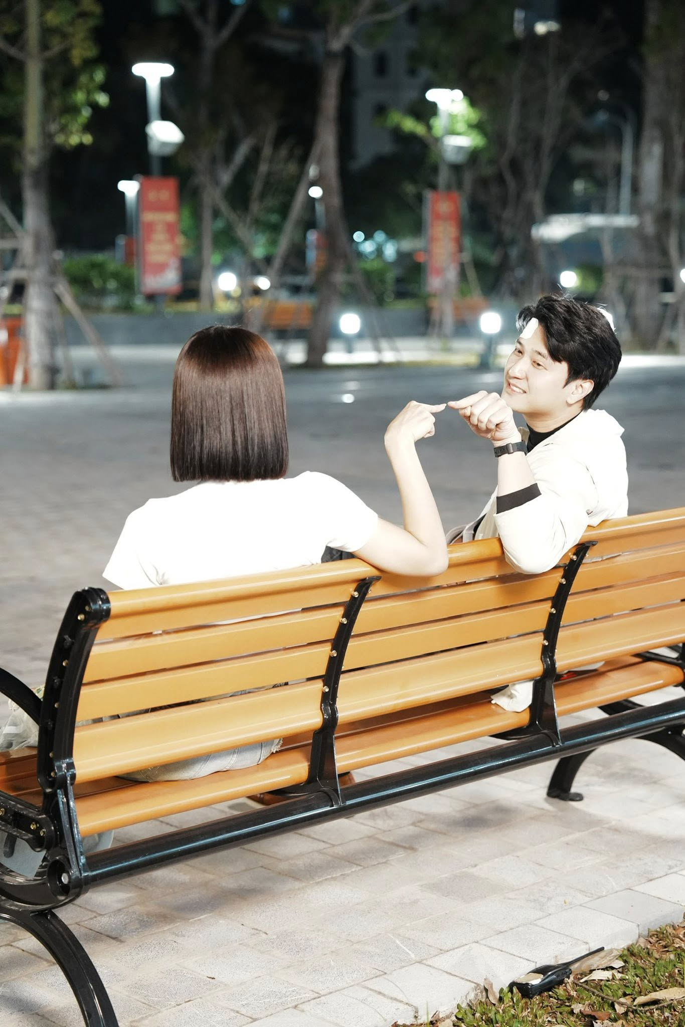 Nút thắt giữa tình bạn, tình yêu, quá khứ và hiện tại… vẫn là ẩn số trong "Cách em 1 milimet"? - Ảnh 4.