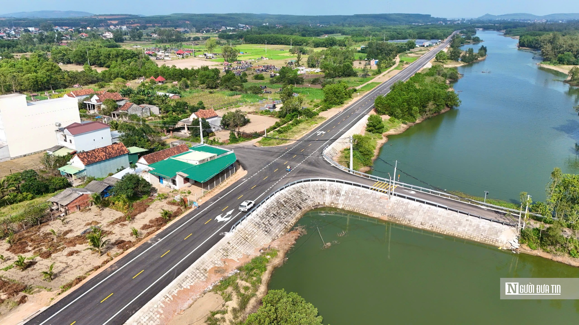 Cận cảnh tuyến đường ven biển 152 tỉ đồng sắp th&ocirc;ng xe ở Quảng Ng&atilde;i- Ảnh 14.