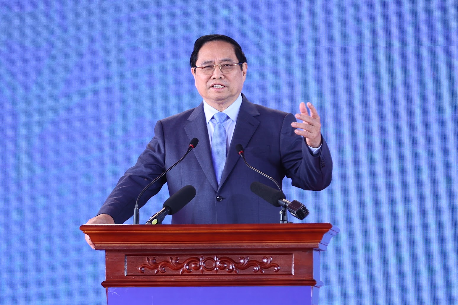 Tiến tới Đại hội XIV của Đảng: C&ocirc;ng tr&igrave;nh đột ph&aacute; v&agrave; tầm nh&igrave;n vượt thời đại- Ảnh 11.