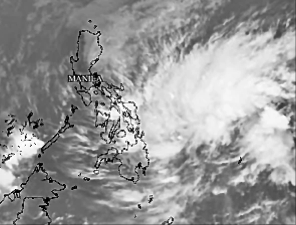 &Aacute;p thấp nhiệt đới gần Biển Đ&ocirc;ng đ&atilde; mạnh l&ecirc;n th&agrave;nh b&atilde;o Nokaen - Ảnh 1.