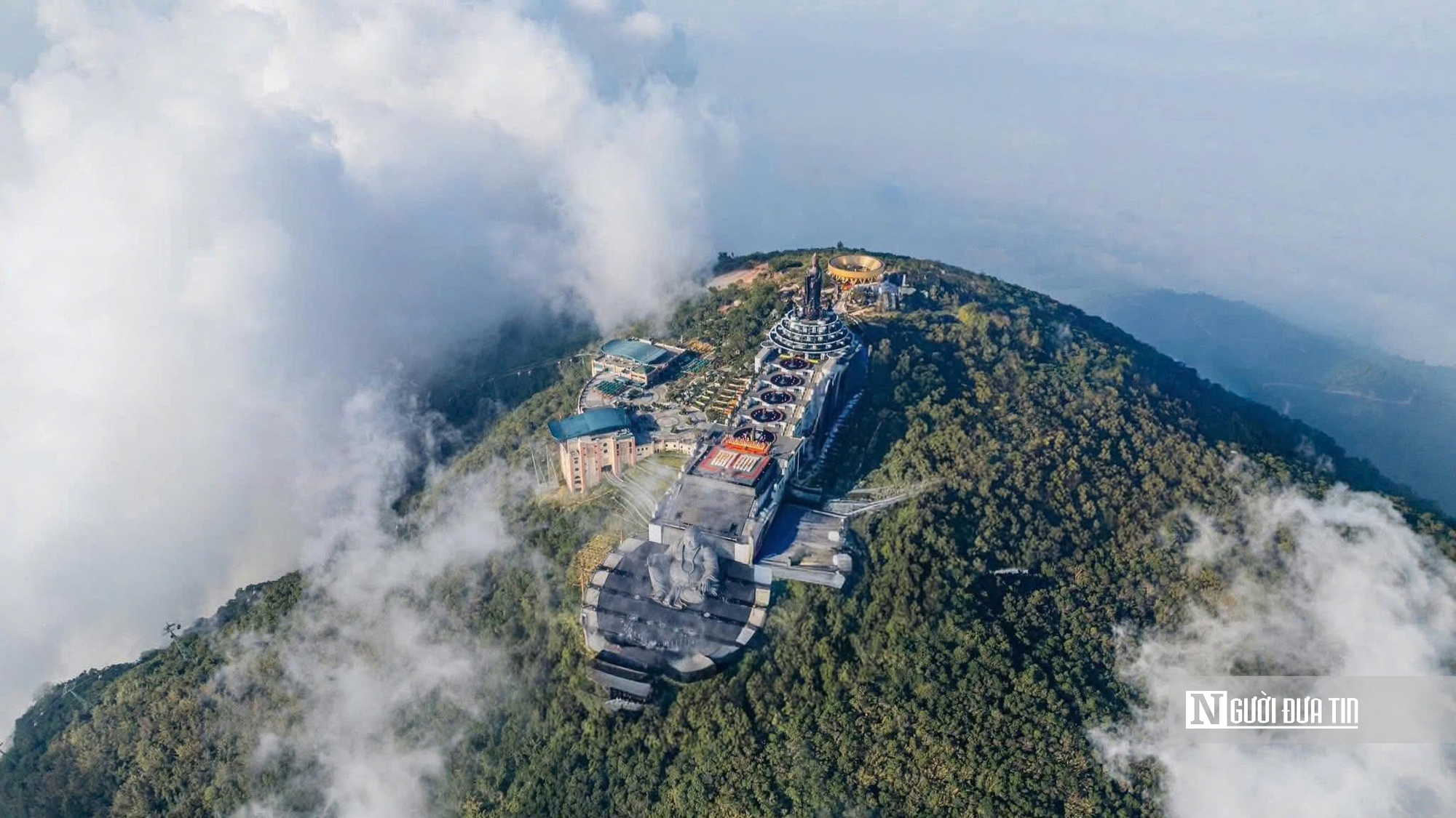 Cận cảnh “nóc nhà Nam Bộ” giữa đất trời Tây Ninh - Ảnh 2.